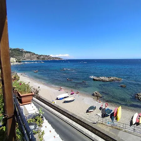 Teocle Beach Apartment Giardini Naxos